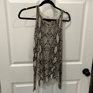 Printed Sweater-cold shoulder style